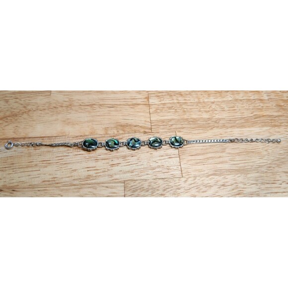 Silver Tone Chain Bracelet With Green Enameled Faux Beads-Very Pretty - Picture 4 of 10